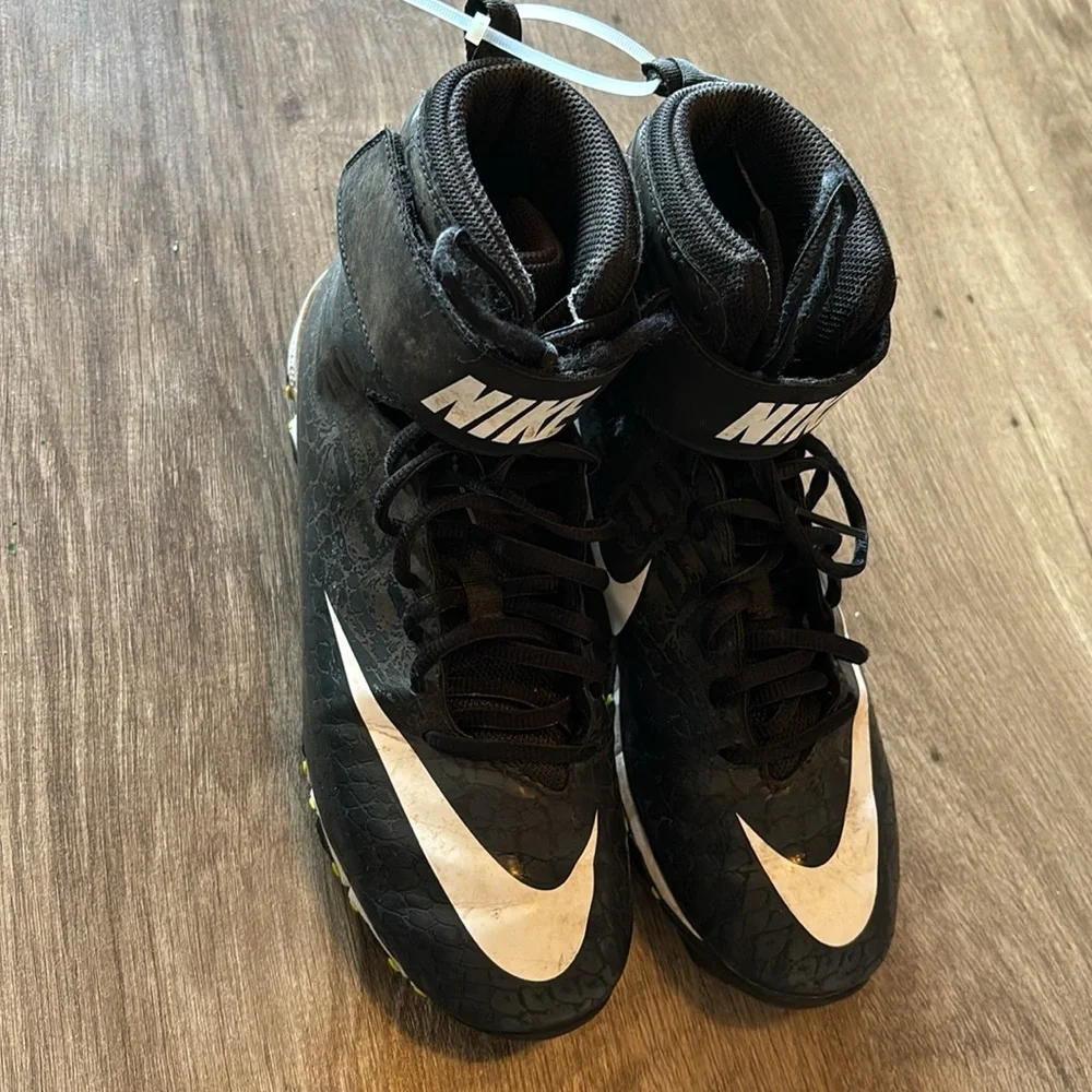Nike FastFlex football cleats size 6Y